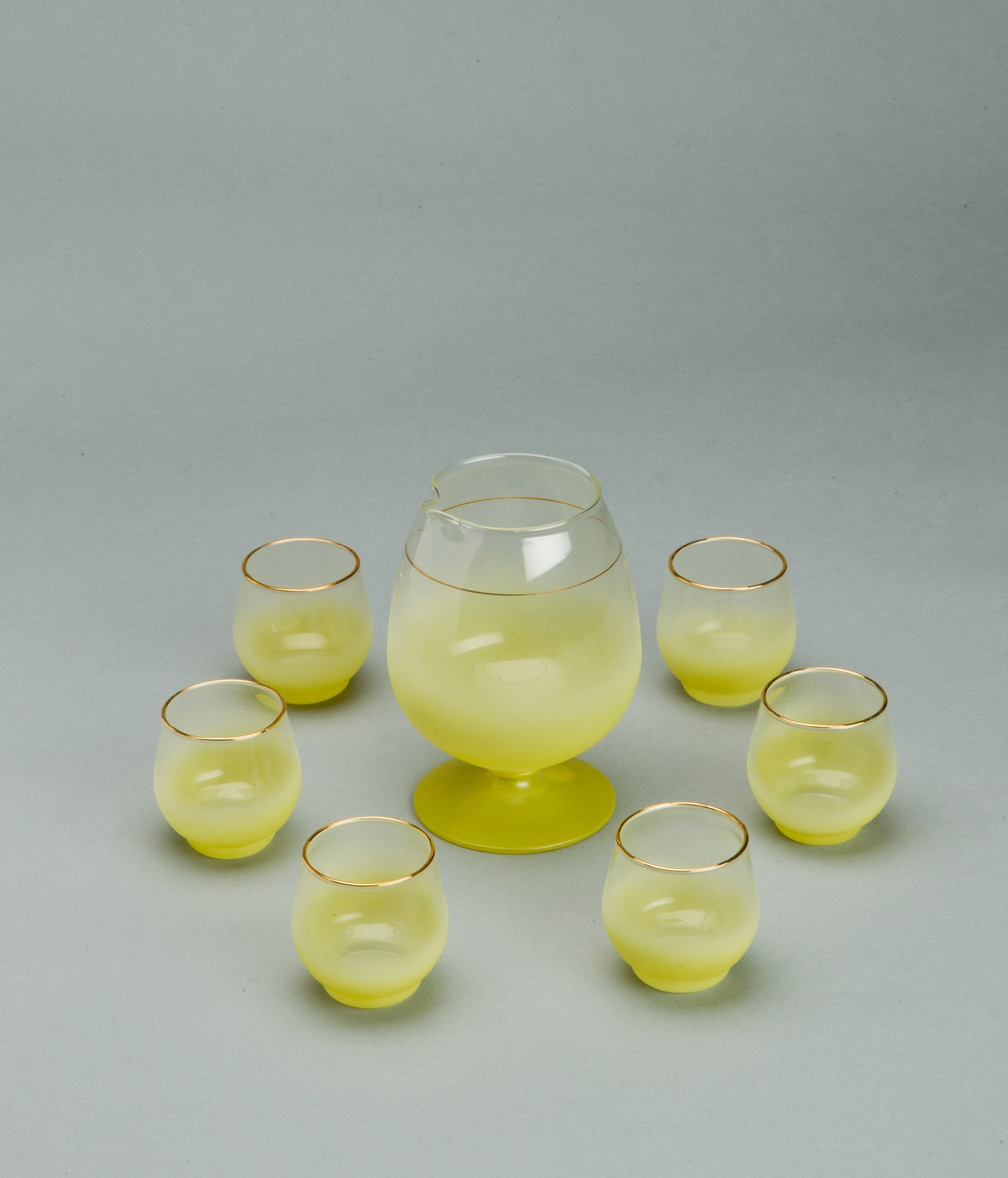 https://www.atomic-ranch.com/wp-content/uploads/2016/04/Atomic-Collectibles-Yellow-Blendo-Juice-Glass-Set.jpg