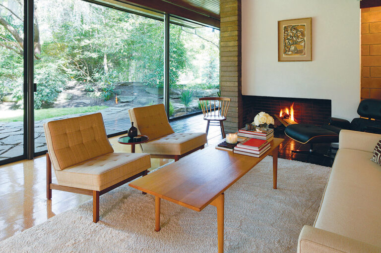 8 Inspiring MCM Living Rooms from Around the Web - Atomic Ranch