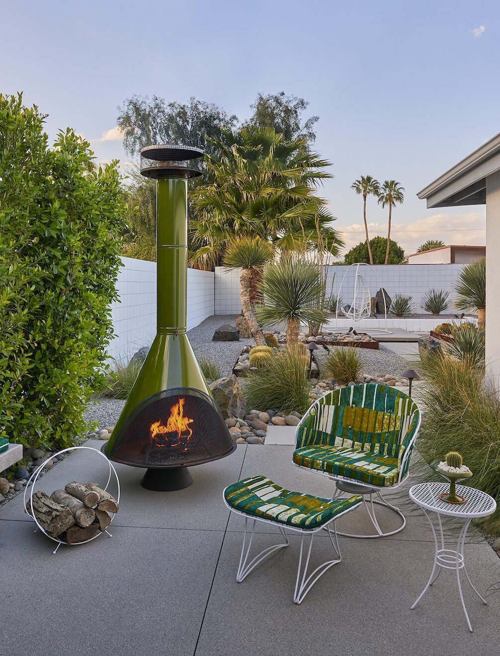 Mid century store porch furniture