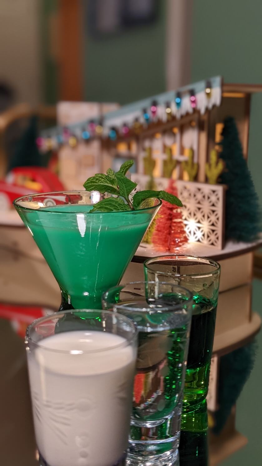 The Best Cocktail Shakers (2022) for Holiday Celebrations and Beyond